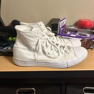 All white converse men’s size 9